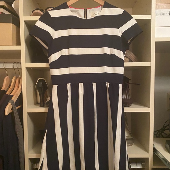 Eliza J Cap Sleeve Stripe Dress - Picture 4 of 8